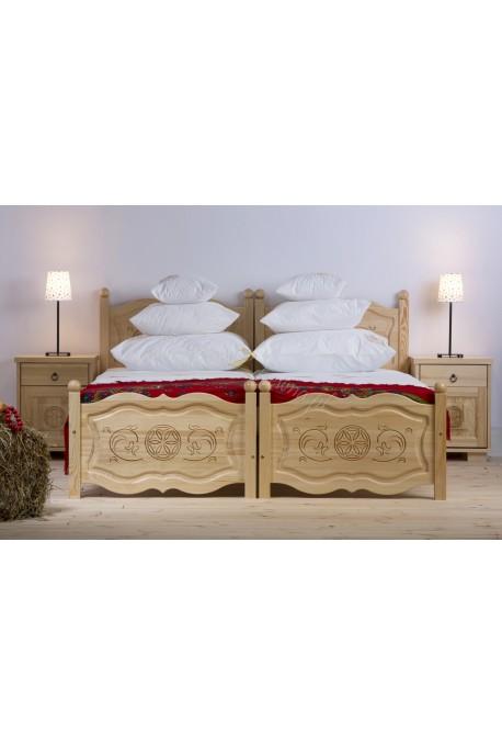 Drewniane łóżko Góralskie 29 do sypialni